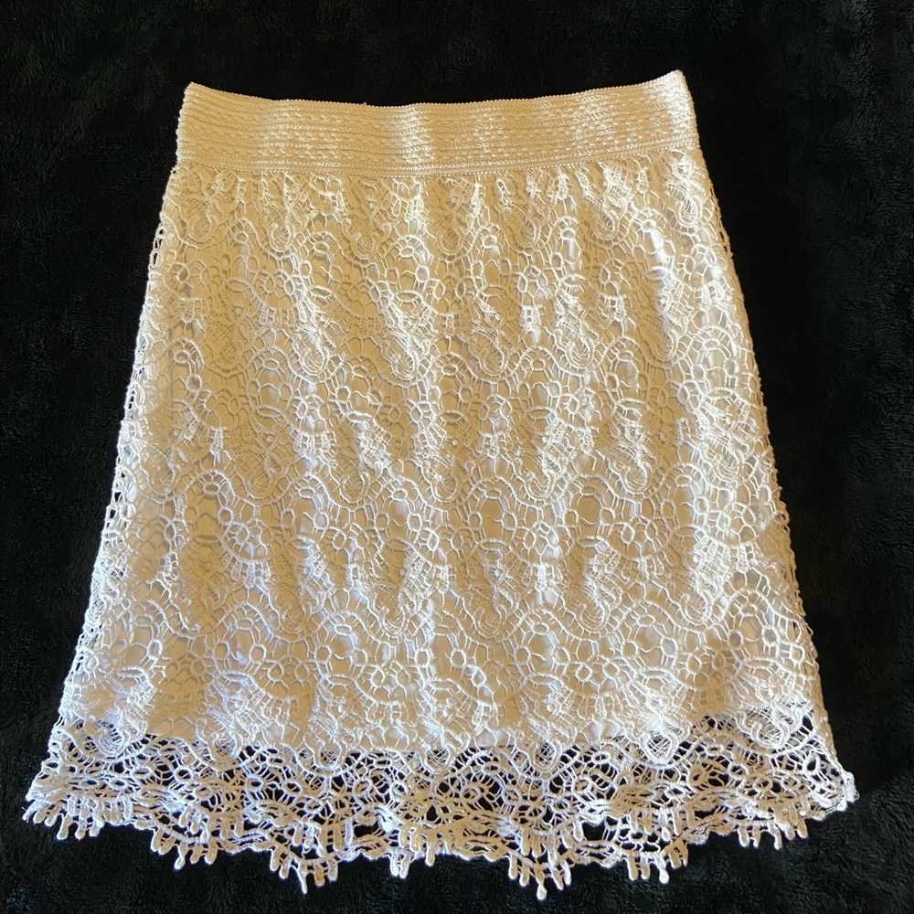 White lace skirt